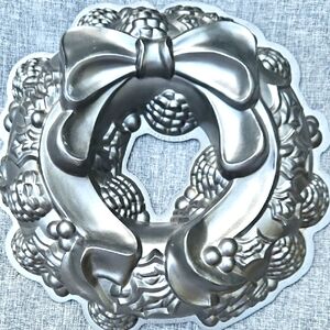 Vintage Wreath Bundt Cake Pan Nordic Ware Silver Wreath Cake Pan Large 7 Cups